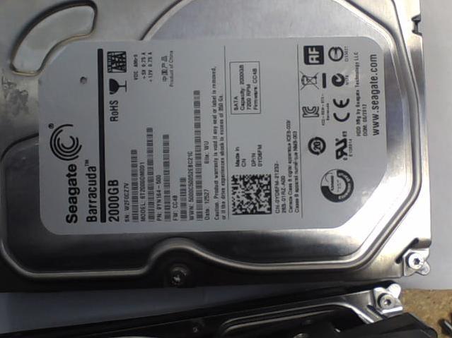 ST2000DM001-9YN164 - 06-Jun-2012 - W2F0CZ7V - photo-1